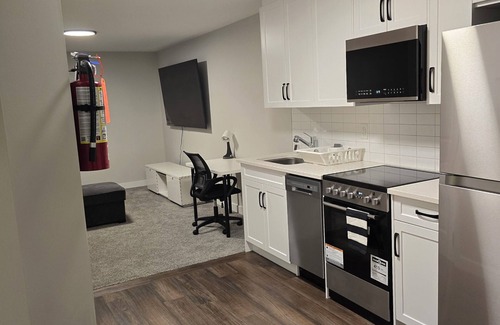 Southwest Calgary Casa | Charming 2-bedroom guest suite in Calgary.