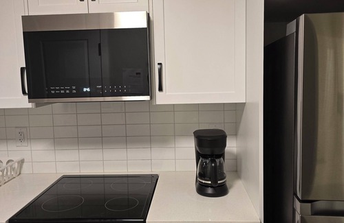 Southwest Calgary Casa | Charming 2-bedroom guest suite in Calgary.