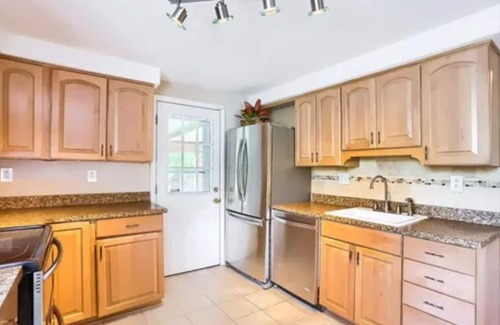 McKnight Casa | Charming 2-bedroom house in fabulous Pittsburgh with WiFi, AC