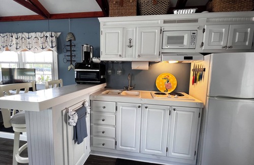 Portsmouth Alquiler De Eote | Charming 2-bedroom house boat in Portsmouth with AC, WiFi