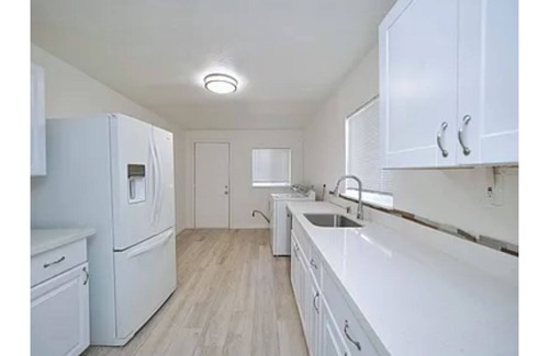 Southeastern Sacramento Casa | Charming 2-bedroom house with WiFi, AC in welcoming Sacramento