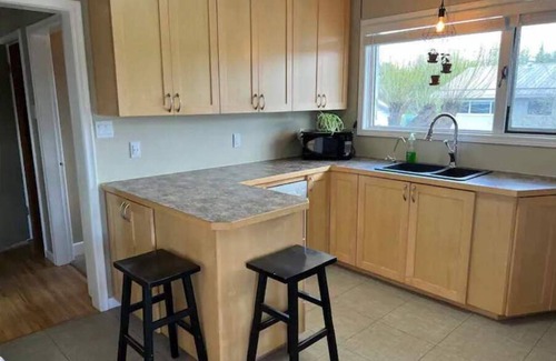 East Kootenay Apartamento | Charming 2 bedroom home.🏔