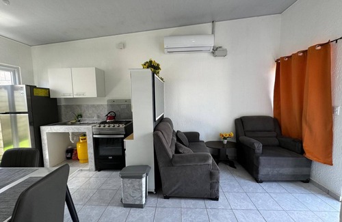 Isla Conchagaita Casa | Charming 2-bedroom house with AC, WiFi + everything else you need in San Miguel