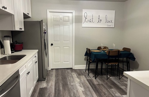 Chalmette Casa | Charming 2-bedroom house with WiFi, AC, Home Office,backyard in lovely Chalmette