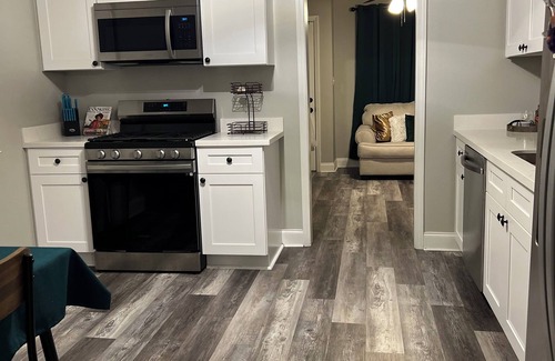 Chalmette Casa | Charming 2-bedroom house with WiFi, AC, Home Office,backyard in lovely Chalmette