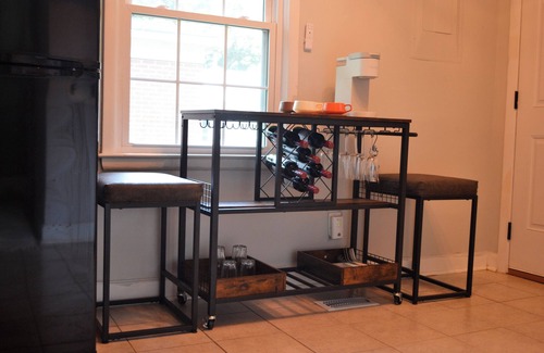 Charlotte Casa | Charming 2-bedroom house with WiFi & AC near uptown Charlotte