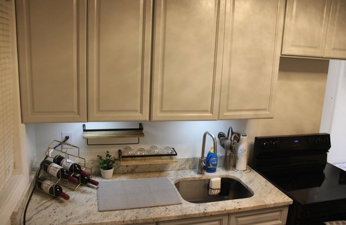 Charlotte Casa | Charming 2-bedroom home filled with lovely natural light on a quiet street