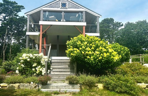 Edgartown Casa | Charming 2-bedroom house on Chappy with pool, Tennis, pickleball, WiFi and AC