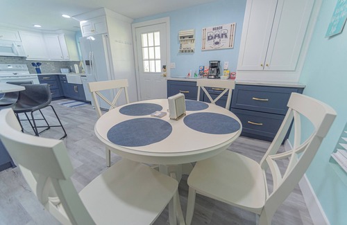 Edgewater Casa | Charming 2-bedroom house in Edgewater Florida boat ramp fishing pier and pool
