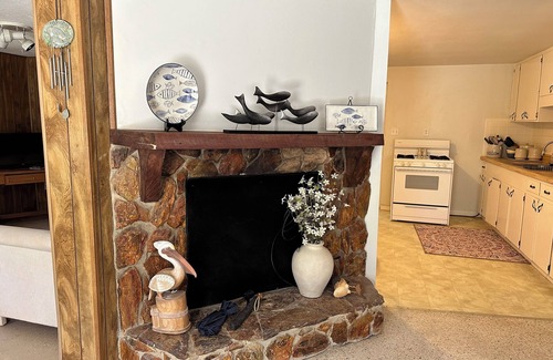 Chassahowitzka Casa | Charming 2-bedroom house with WiFi, AC in enchanting Homosassa