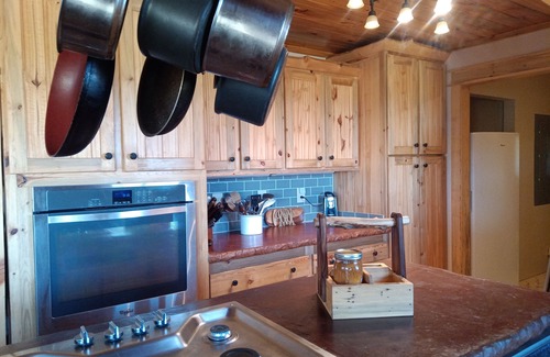 Saint Stephens Casa | Charming 2-bedroom house with WiFi and AC