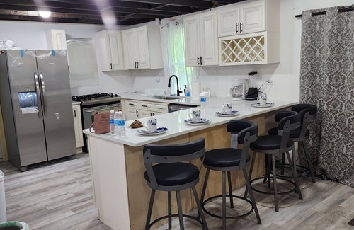 Woodstock Casa | Charming 2-bedroom house with WiFi, AC in fabulous Woodstock