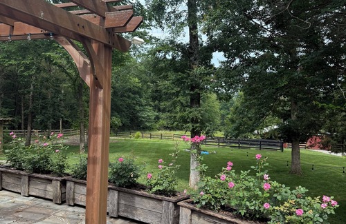 Franklin Casa | Charming 2-bedroom home on 15 acres is a Franklin Oasis
