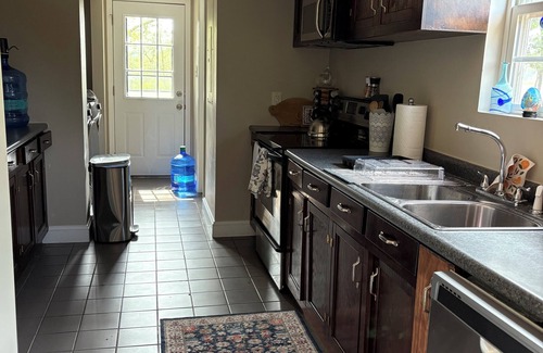 Dale Casa | Charming 2-bedroom house in enjoyable Beaufort on the water.