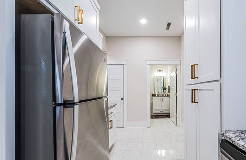Franklin Casa | Charming 2-bedroom house newly updated in tranquil Franklin, walk to the square