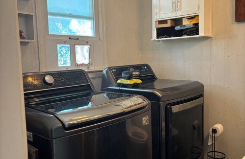 Galloway Casa | Charming 2-bedroom house with AC, fitness room in gorgeous Galloway