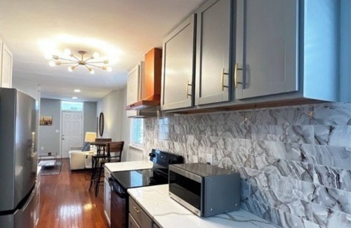 Mosby Casa | Charming 2-bedroom house in lovely Richmond with WiFi, AC.
