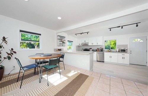 South San Gabriel Casa | Charming 2-bedroom house with WiFi and AC in Rosemead