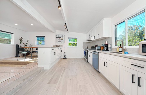 South San Gabriel Casa | Charming 2-bedroom house with WiFi and AC in Rosemead