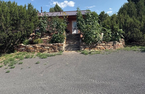 La Cienaga Casa | Charming 2-bedroom house in delightful Santa Fe with AC, WiFi
