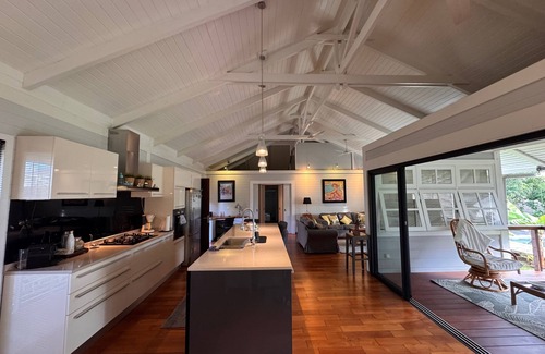 Papeete Casa | Charming 2-bedroom house in welcoming Papeete with WiFi, AC