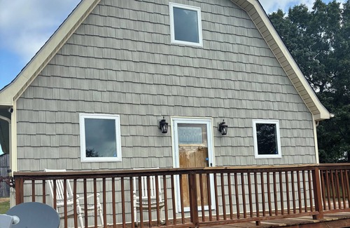 Albany Casa | Charming 2-bedroom house in Albany only 4 miles from the lake