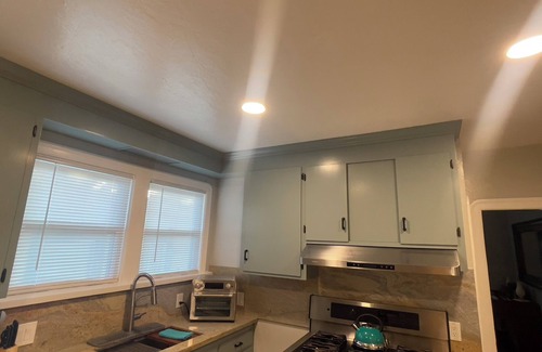 Oakland Casa | Charming 2-bedroom house in fabulous Oakland with WiFi, fitness room.