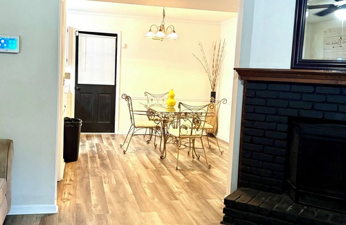 Macon Casa | Charming 2-bedroom house in tranquil Macon with AC. Pets welcome.