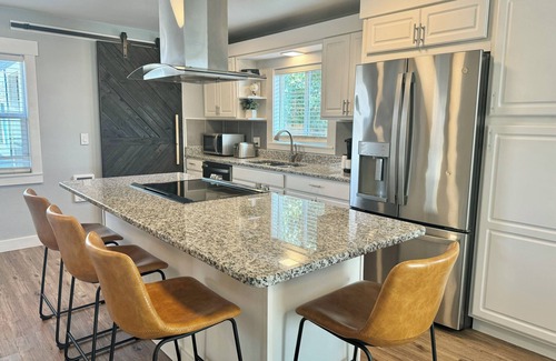 Albany Casa | Charming 2-bedroom house in Albany with AC, WiFi