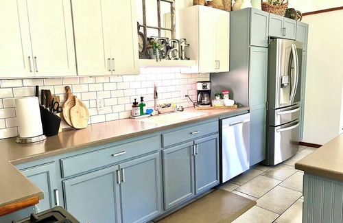Keaau Casa | Charming 2-bedroom house in peaceful Keaau with WiFi, AC