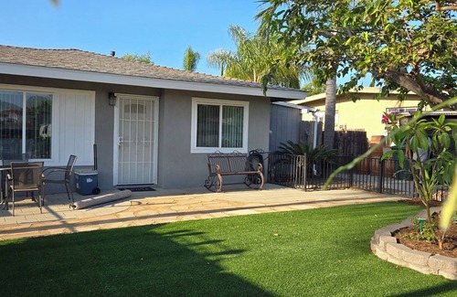 Old Poway Casa | Charming 2-bedroom house in quaint Poway with AC, WiFi