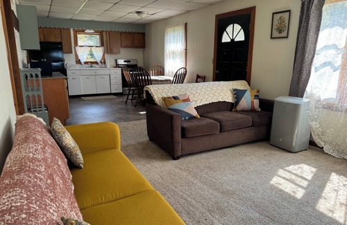 Irvine Casa | Charming 2-bedroom house in Tiona with sunset views and everything you need.