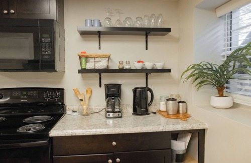 Homewood Casa | Charming 2 Bedroom - minutes to Samford and UAB!
