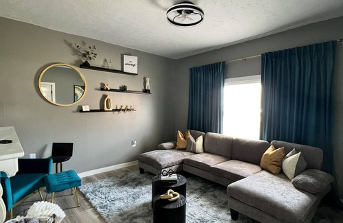 Near East Columbus Casa | Charming 2-Bedroom Modernized Historic Home in Columbus with AC, WiFi