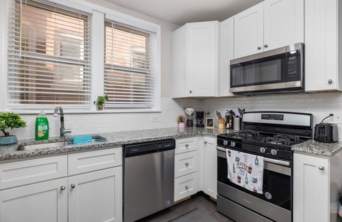 St. Louis Cama Y Desayuno | Charming 2-bedroom near Forest Park, WASHU, SLU, TOWER GROVE