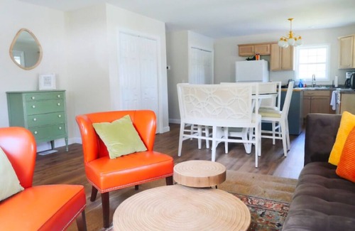 Willard Casa | Charming 2-bedroom pool house on scenic estate - your perfect getaway!
