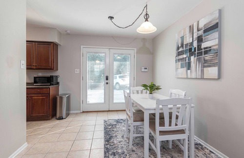 Lafayette Casa | Charming 2-bedroom, queen-bed, townhome in the center of Lafayette with AC, WiFi