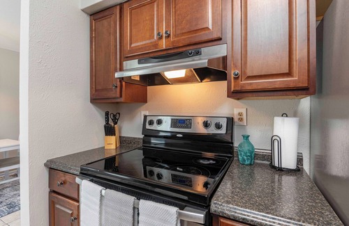 Lafayette Casa | Charming 2-bedroom, queen-bed, townhome in the center of Lafayette with AC, WiFi