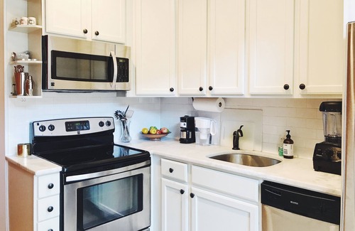 NoMa Casa | Charming 2-bedroom rowhouse with private patio in central Washington, DC
