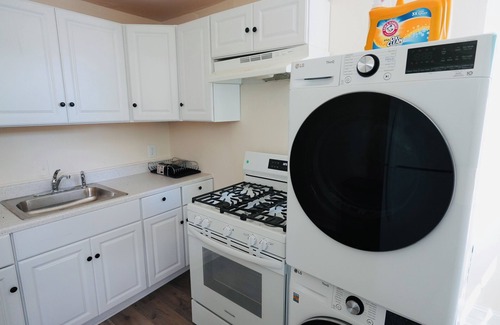 Truxton Circle Casa | Charming 2-bedroom rowhome with WiFi, AC in Downtown Washington