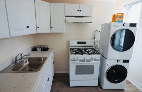 Truxton Circle Casa | Charming 2-bedroom rowhome with WiFi, AC in Downtown Washington