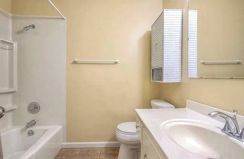 Lenexa Casa | Charming 2-bedroom Restful rooms in Lenexa KS