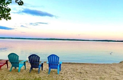 Walker Casa | Charming 2-bedroom RV on the Beach of Leech Lake!