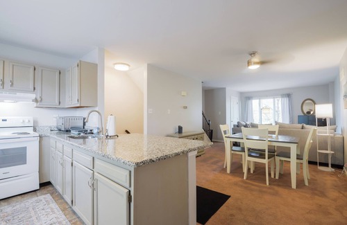 Downtown Wilmington Casa | Charming 2-bedroom townhome with WiFi, AC in Wilmington