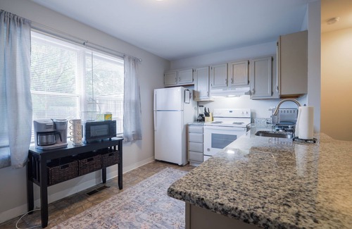 Downtown Wilmington Casa | Charming 2-bedroom townhome with WiFi, AC in Wilmington