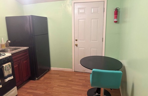 Wilmington Casa | Charming 2-bedroom townhome with WiFi and AC in Wilmington close to riverfront.