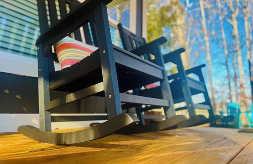 Seneca Cabaña | Charming 2-bedroom Tiny House with WiFi, near Clemson University & Lake Keowee.
