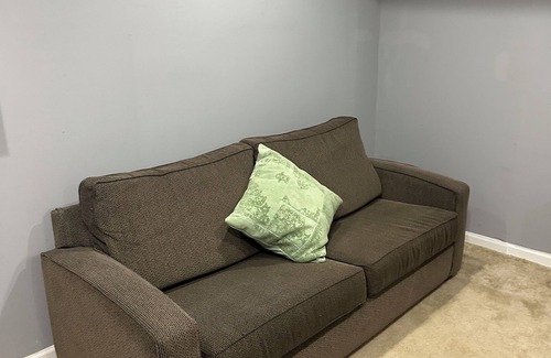 Franklintown Road Casa | Charming 2-bedroom townhome in Baltimore with WiFi, AC