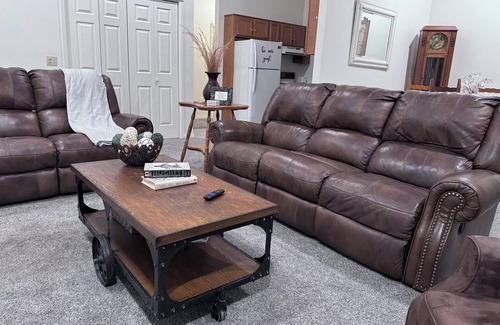 Cave City Casa | Charming 2-bedroom townhome near downtown Cave City. Child and pet friendly.
