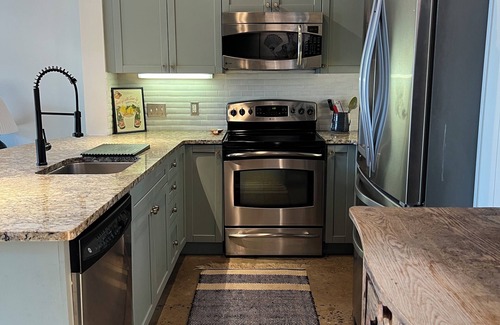 North Charlotte Casa | Charming 2-bedroom townhome walkable to Noda arts district
